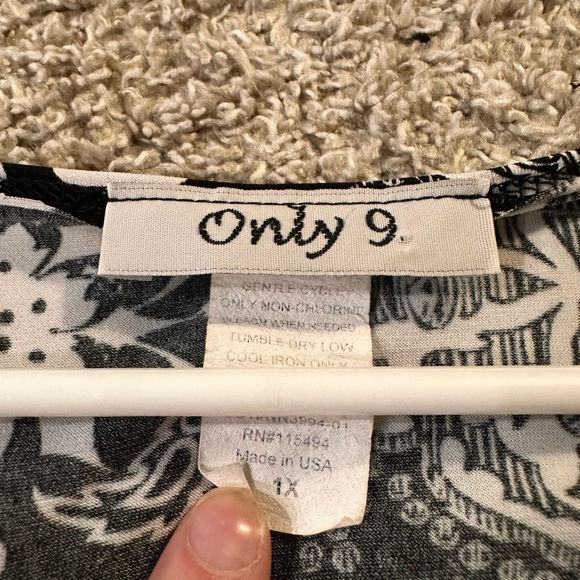 Only Black and White Patterned Womens Top - Picture 2 of 2